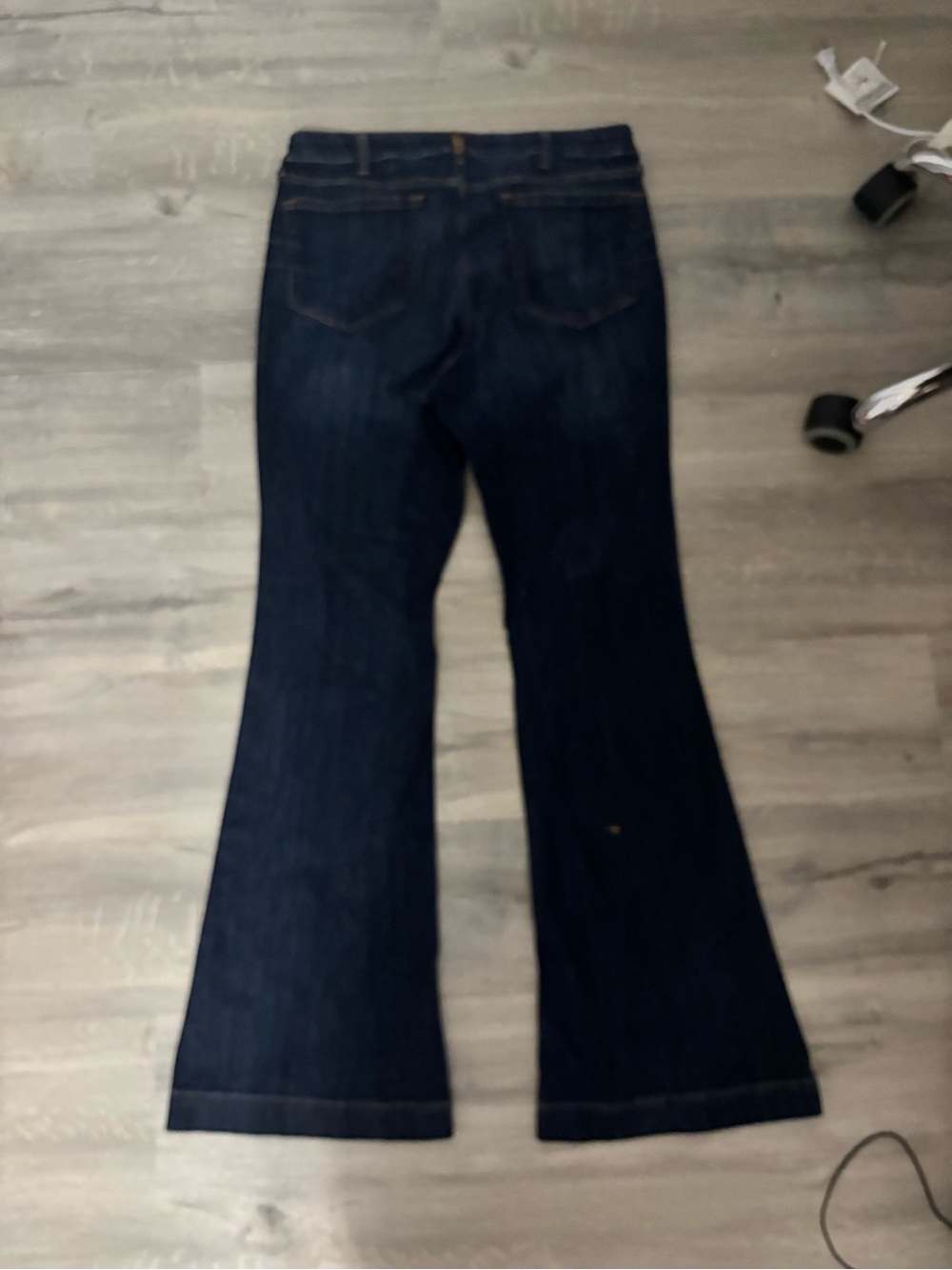 ARIAT Flare Jeans - Size: 34L - Picture 2 of 6